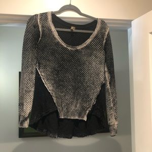 🤶We the Free distressed sweater